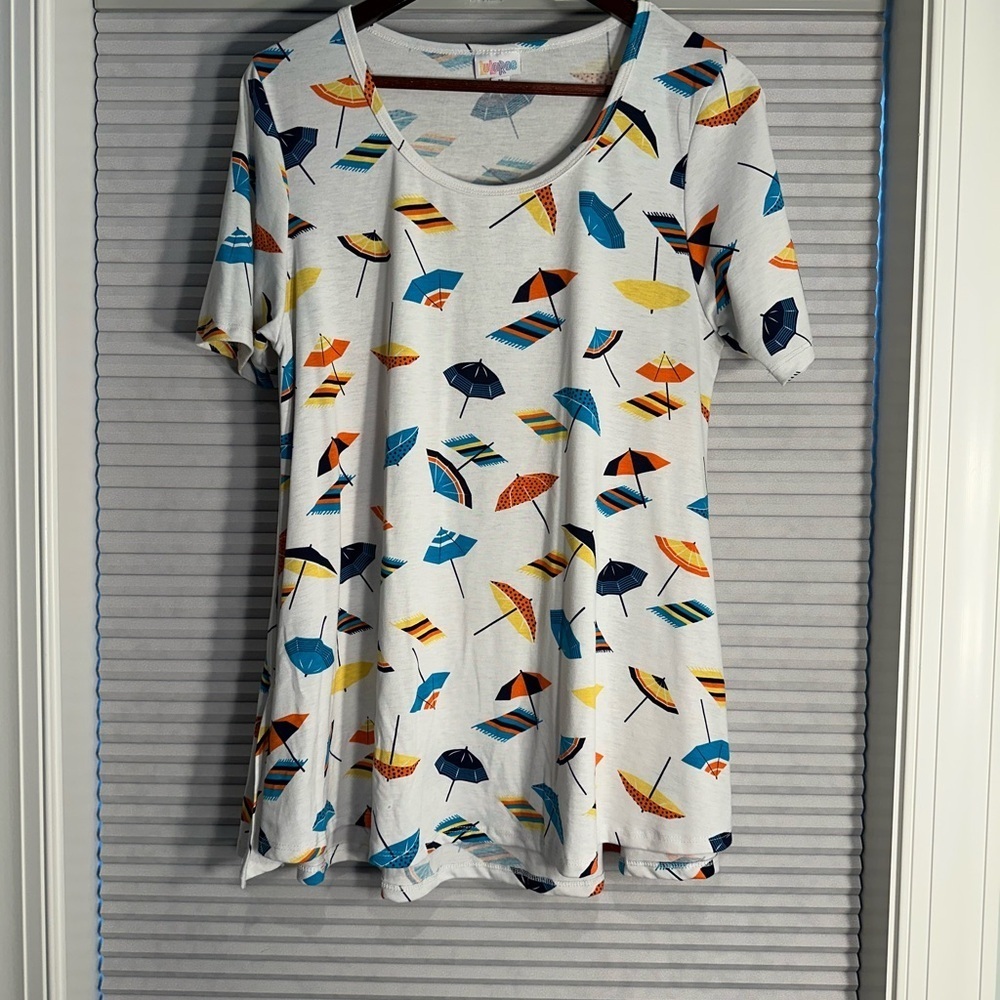 Bundle of 3 beach shirts/coverups - Picture 2 of 9